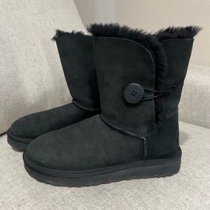UGG Bailey Button II, Black, Size 7